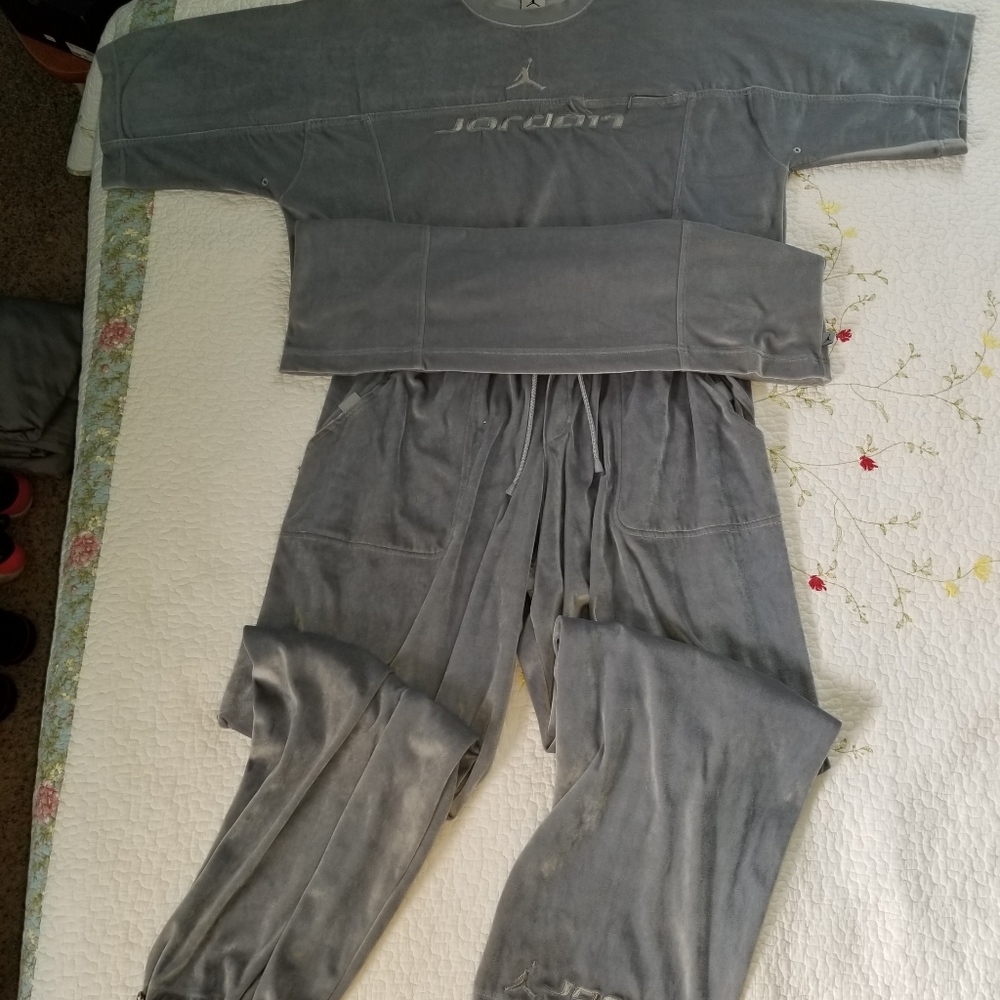 Nike Air Jordan 17 COOL GRAY Velour Sweatshirt and Pants